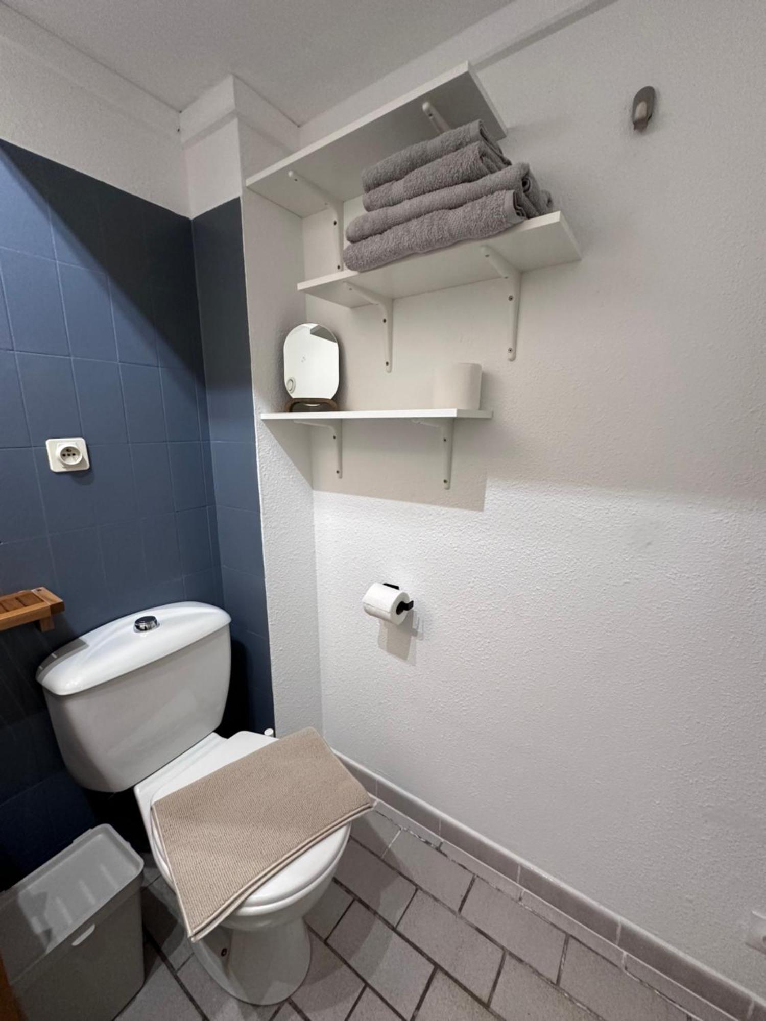 Studio Sur Le Port De Hyeres - A 2Min Des Plages, Clim & Balcon Extérieur photo