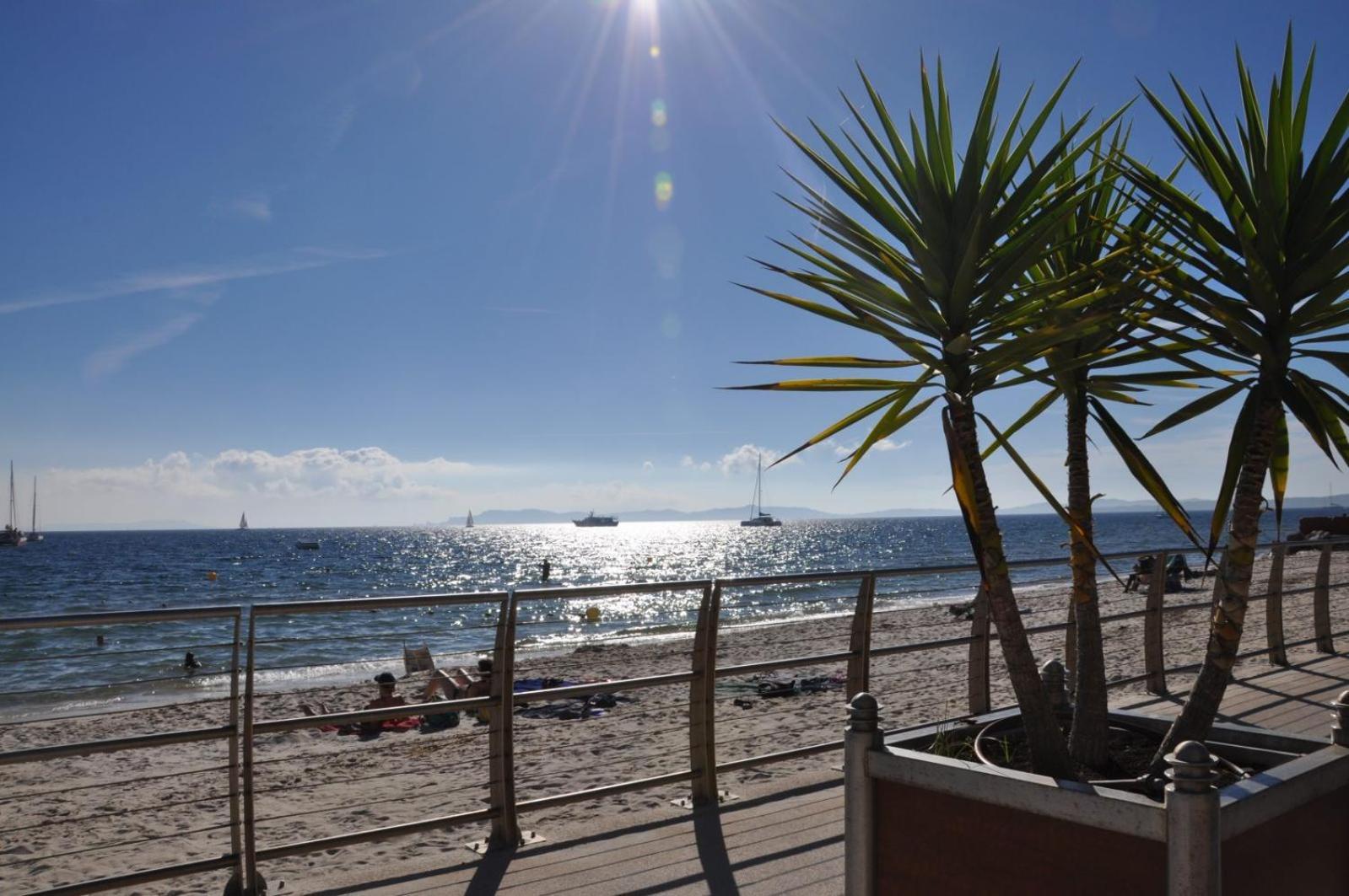 Studio Sur Le Port De Hyeres - A 2Min Des Plages, Clim & Balcon Extérieur photo
