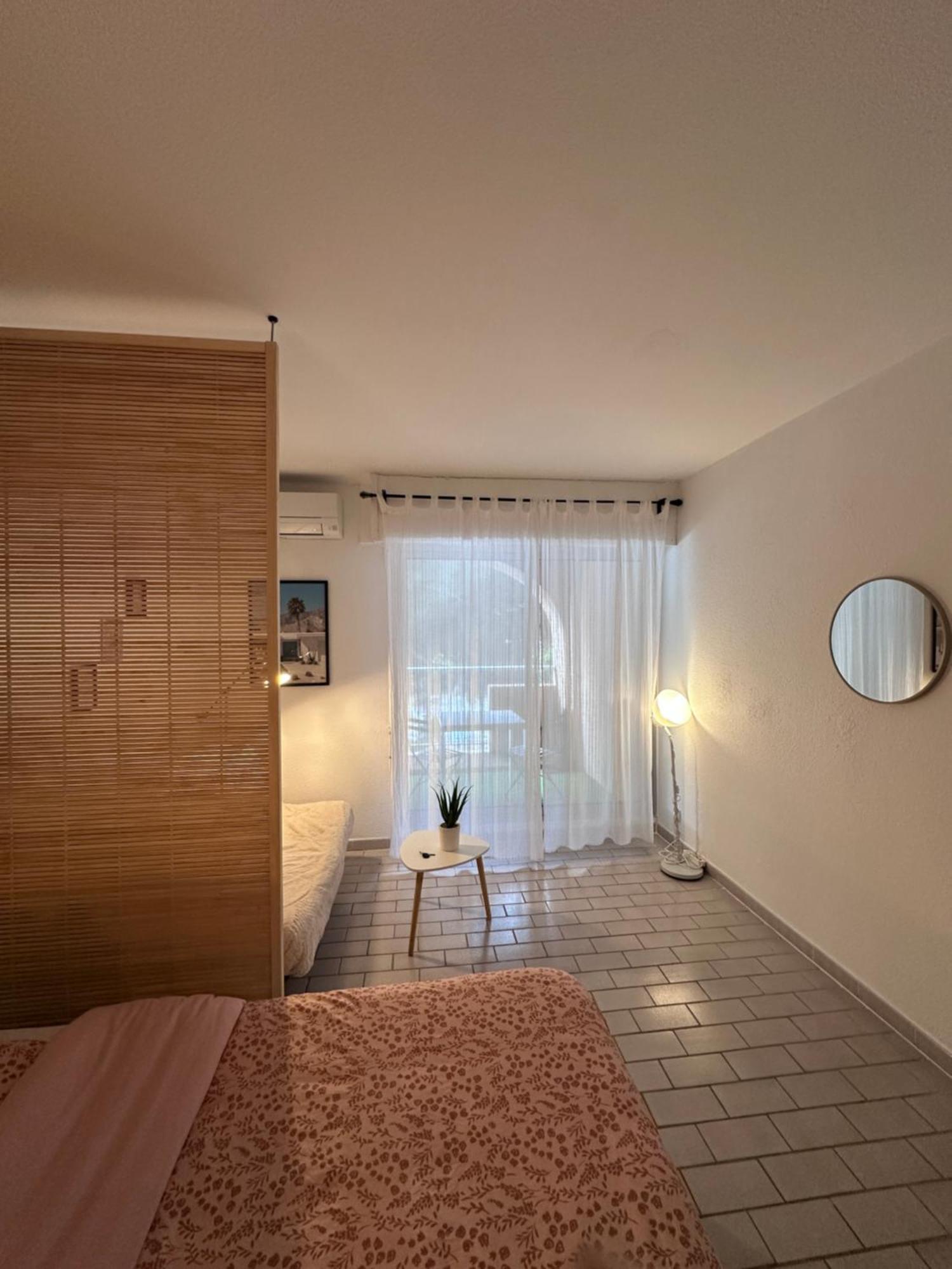 Studio Sur Le Port De Hyeres - A 2Min Des Plages, Clim & Balcon Extérieur photo